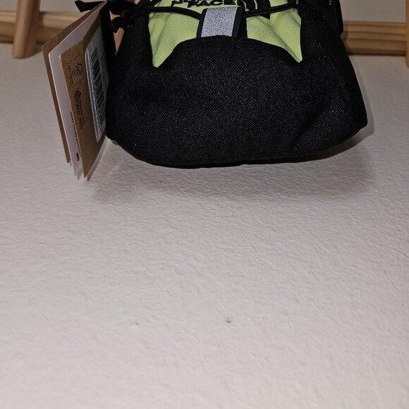 NWT North Face Jester Sling Crossbody Bag Green Black Travel Unisex - Picture 11 of 14